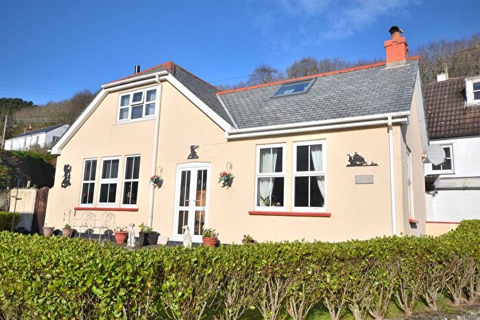 4 Bedroom Detached House For Sale In Porthoustock, St. Keverne, Helston, TR12