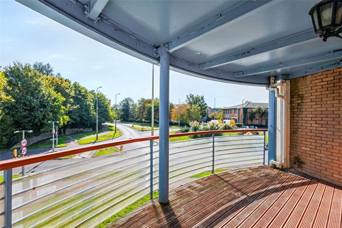 3 Bedroom Flat For Sale In Wren Way, Bicester, Oxfordshire, OX26