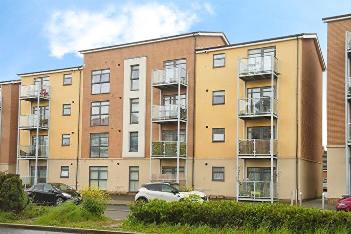 2 Bedroom Flat For Sale In Charlton Boulevard, Patchway, Bristol, BS34