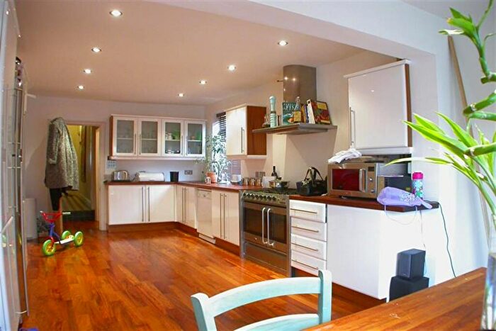 5 Bedroom Terraced House To Rent In Divinity Road, Cowley, East Oxford, OX4