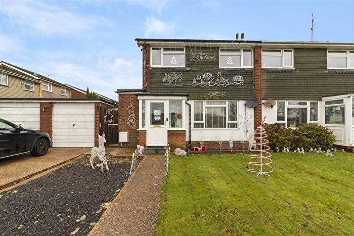 3 Bedroom Semi Detached House For Sale In Bernhard Gardens, Polegate, BN26