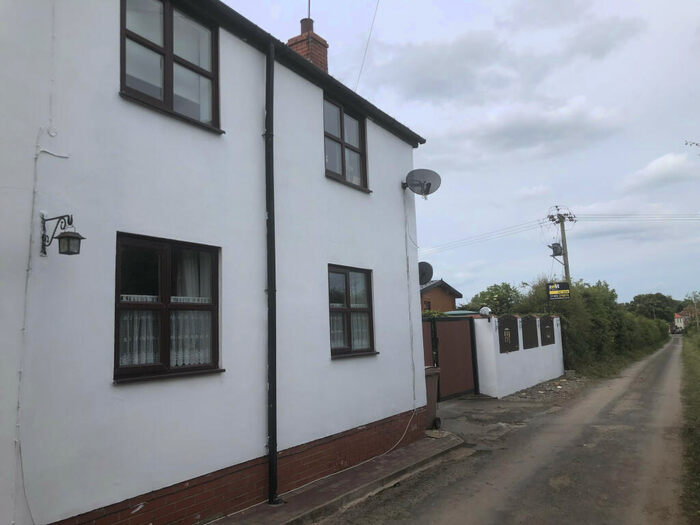 3 Bedroom Semi-Detached House For Sale In Marsh Lane, Ryhill, Hull, HU12