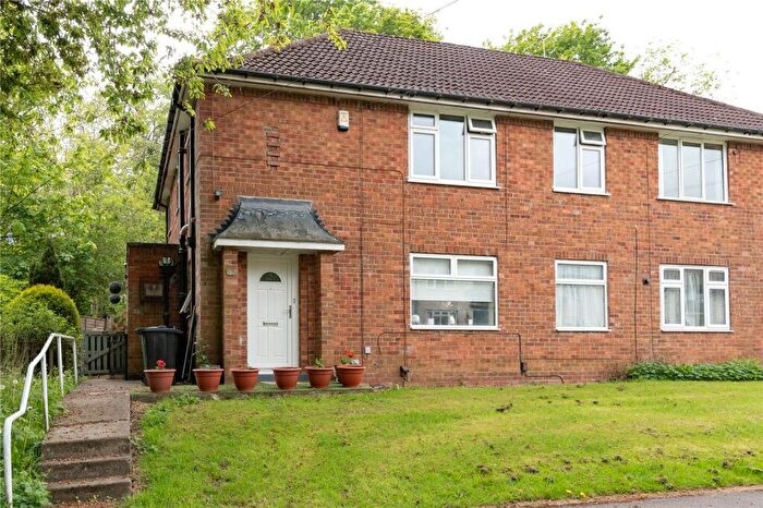 2 Bedroom Apartment For Sale In West Park Drive East, Roundhay, Leeds, LS8