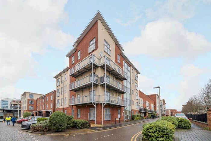 2 Bedroom Flat To Rent In Bosworth House, Reading, RG30