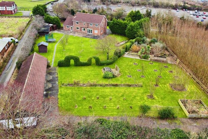 4 Bedroom Detached House For Sale In Dunswell Road, Cottingham, East Riding Of Yorkshire, HU16