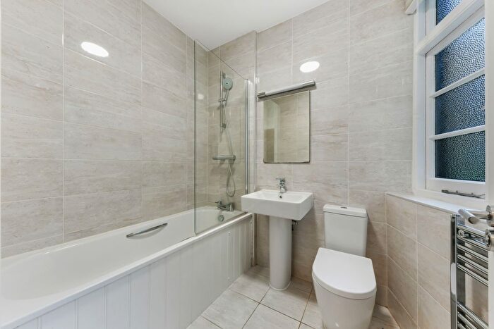 3 Bedroom Flat To Rent In Worth Grove, London, SE17