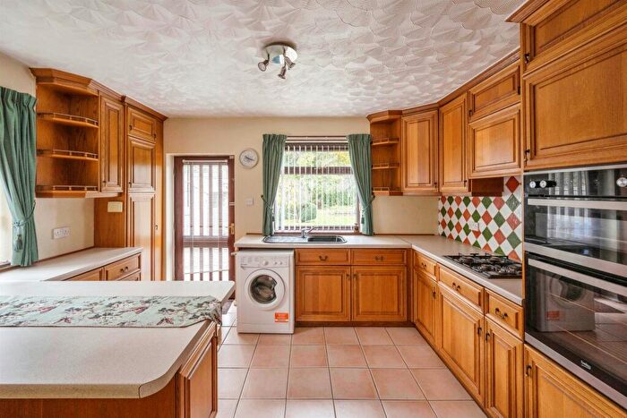2 Bedroom Detached Bungalow For Sale In Mill Lane, Warmsworth, Doncaster, DN4