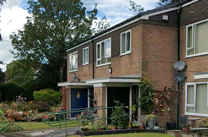 2 Bedroom Flat To Rent In Millwood Court, Bury, BL9