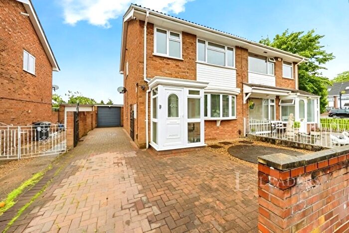 3 Bedroom Semi-Detached House For Sale In Stonedale Road, Kempston, Bedford, MK42