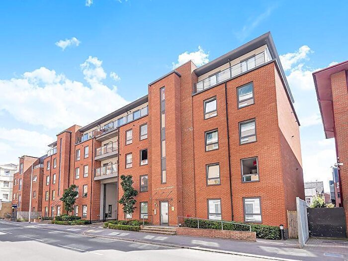 1 Bedroom Apartment To Rent In Friary Court, Tudor Road, Reading, RG1