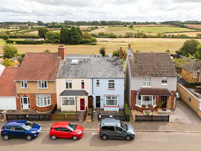 3 Bedroom End Of Terrace House For Sale In Pioneer Avenue, Desborough, Kettering, NN14