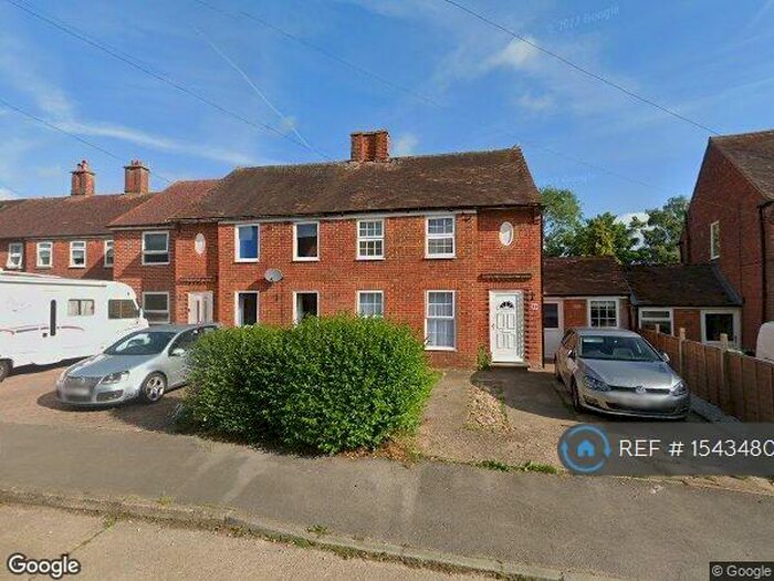 3 Bedroom Semi-Detached House To Rent In Churchill Crescent, Thame, OX9