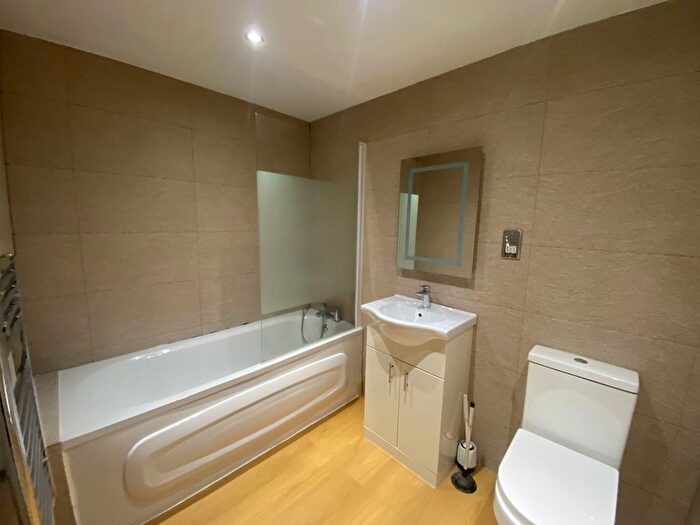 1 Bedroom Flat To Rent In Walworth Road, London, SE17