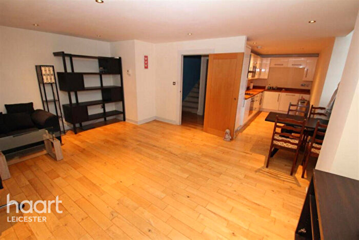 2 Bedroom Apartment To Rent In Wimbledon Street, Leicester, LE1