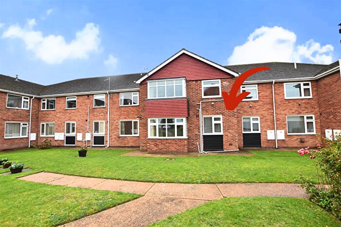 2 Bedroom Retirement Property For Sale In Summerfields, Kings Road, Cleethorpes, DN35