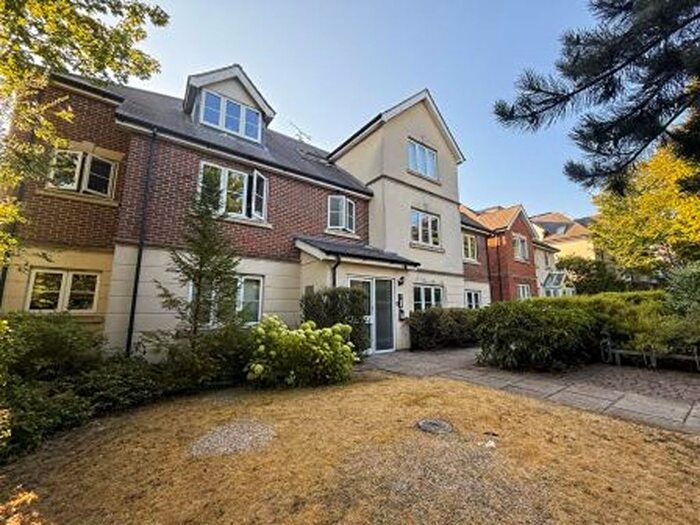 1 Bedroom Flat For Sale In Pampisford Road, South Croydon, CR2