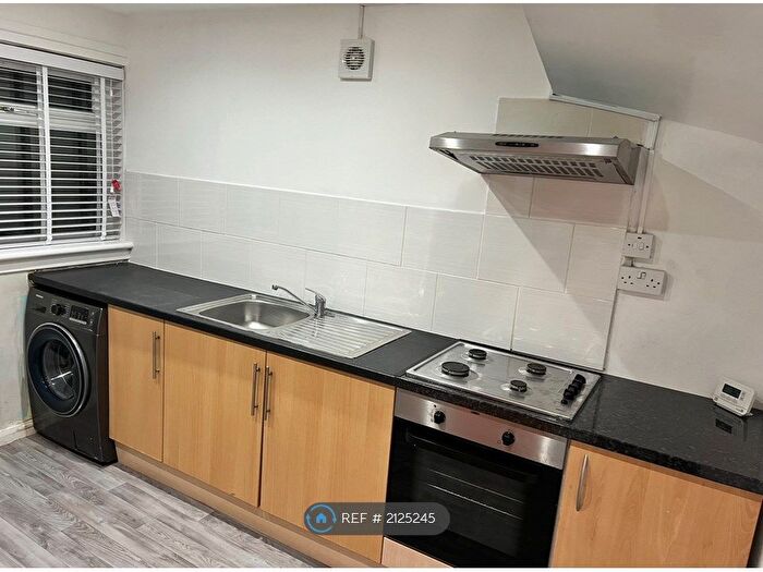 3 Bedroom Semi-Detached House To Rent In Bishopbriggs, Glasgow, G64