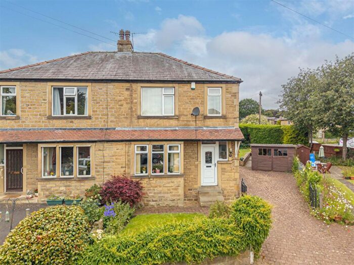 3 Bedroom Semi Detached House For Sale In Victoria Crescent, Elland, HX5
