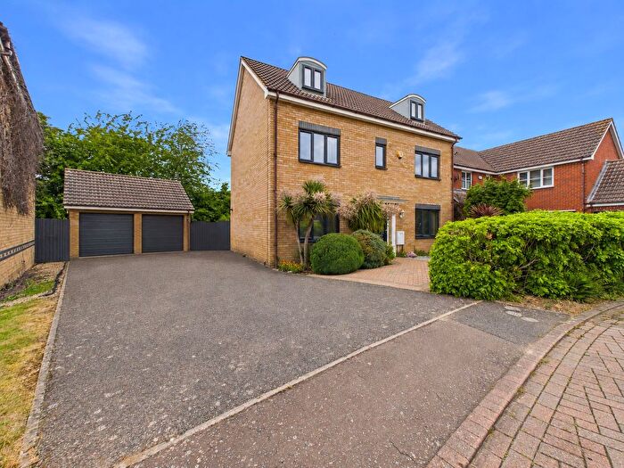 6 Bedroom Detached House For Sale In Faraday Close, Yaxley, PE7