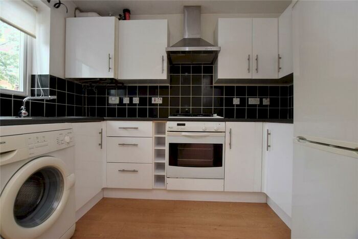 3 Bedroom Semi-Detached House To Rent In Stonegate Lane, Meanwood, Leeds, LS7