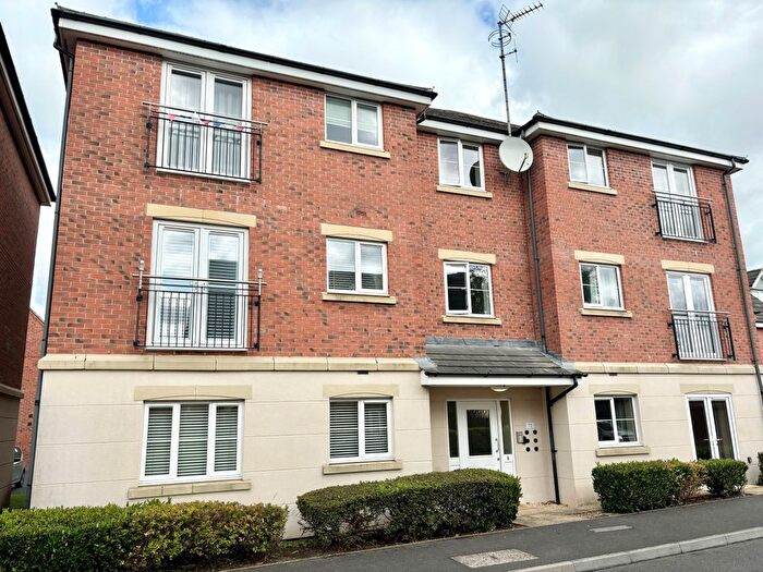2 Bedroom Flat To Rent In Hickling Close, Nottingham, NG10