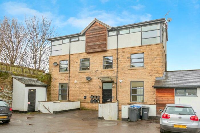 2 Bedroom Property To Rent In Spinners Wharf, Dockfield Terrace, Shipley, BD17