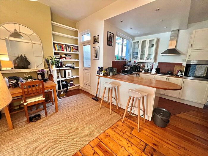 1 Bedroom Flat To Rent In Hardwicke Road, London, N13