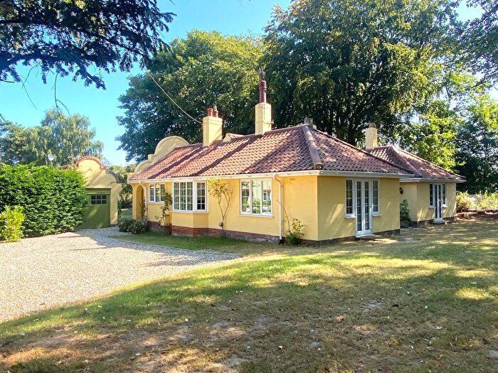 4 Bedroom Detached House For Sale In Trunch Road, Mundesley, NR11