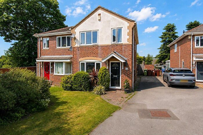 2 Bedroom Property For Sale In Rishworth Close, Wrenthorpe, Wakefield, WF2