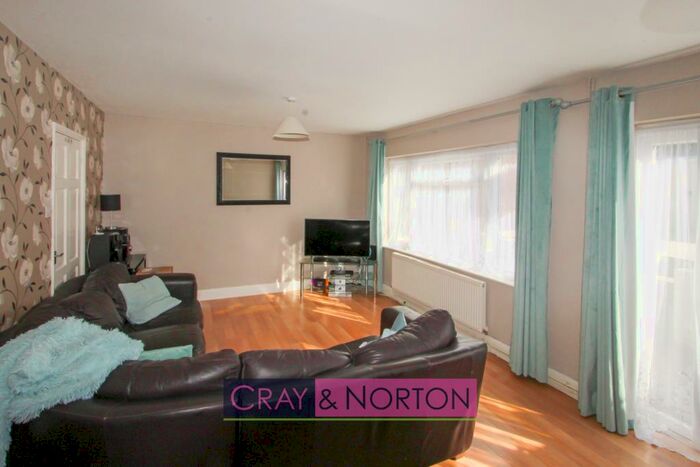 3 Bedroom End Of Terrace House To Rent In Oakbank, New Addington, CR0