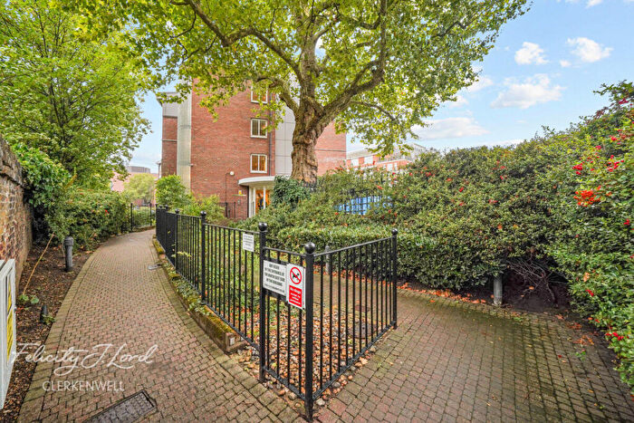 1 Bedroom Flat For Sale In Myddelton Passage, London, EC1R