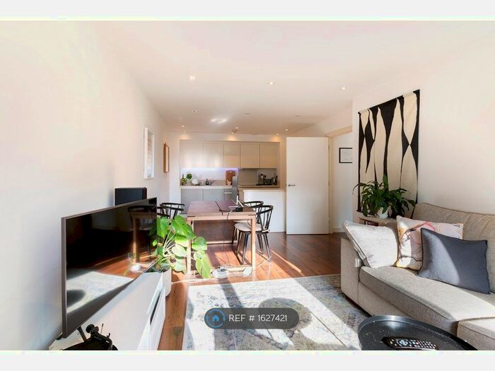 2 Bedroom Flat To Rent In Avon House, London, SW18