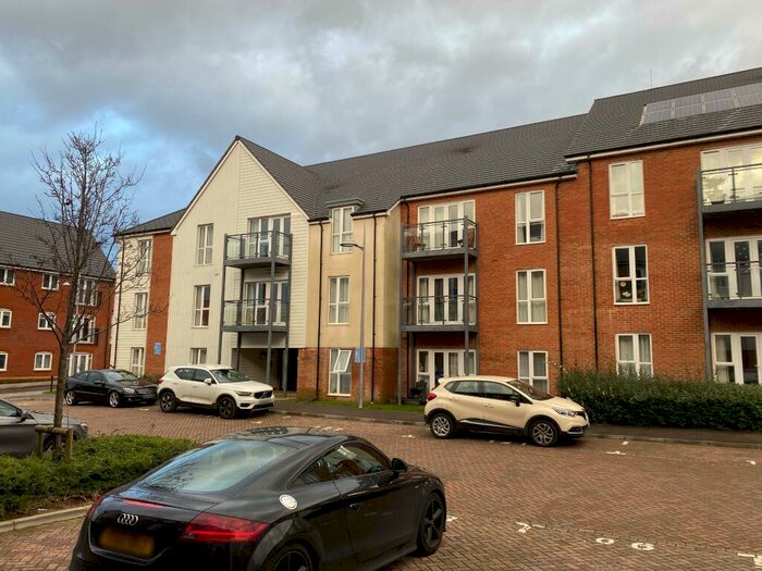 1 Bedroom Apartment To Rent In Holmbush Mews, Faygate, Horsham, RH12