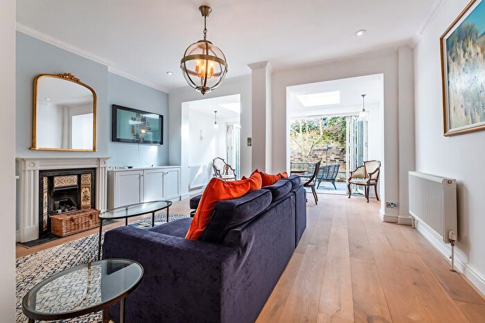 2 Bedroom Flat For Sale In Moreton Street, London, SW1V