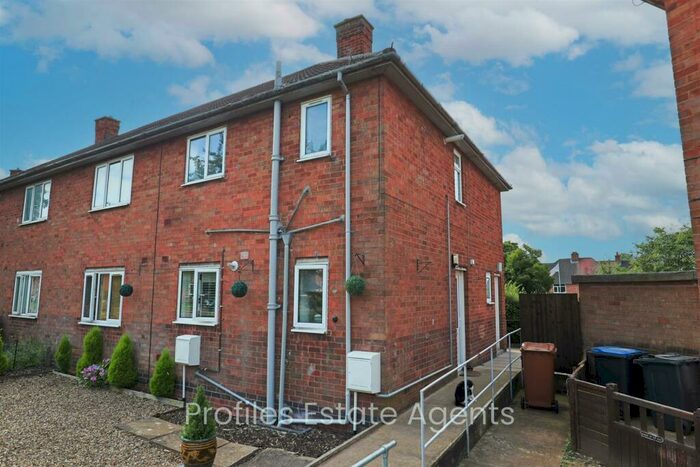 2 Bedroom Maisonette To Rent In King Georges Way, Hinckley, LE10