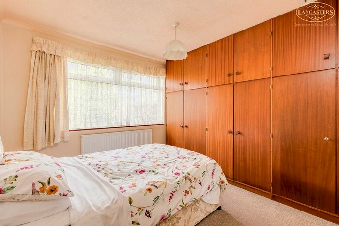 2 Bedroom Semi-Detached Bungalow For Sale In Scot Lane, Blackrod, Bolton, BL6