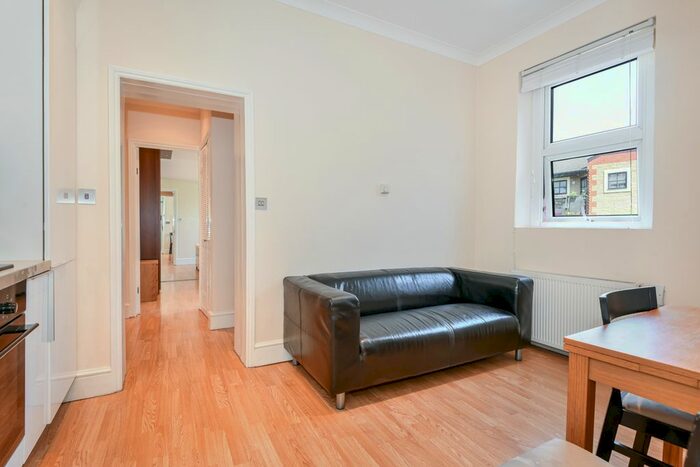 1 Bedroom Flat To Rent In Farringdon Road, Clerkenwell, London, EC1R