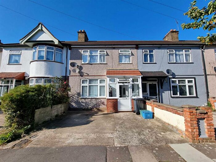 3 Bedroom Terraced House For Sale In Mortlake Road, Ilford, IG1