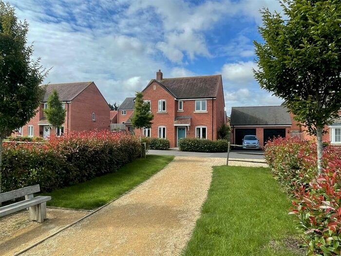 4 Bedroom Detached House For Sale In Maundrell Lane, Salisbury, SP2