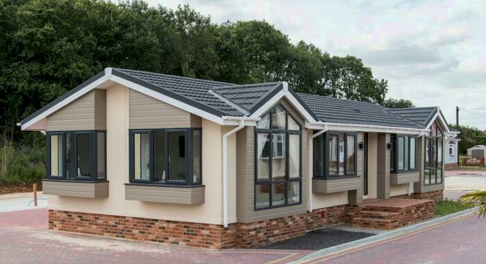 2 Bedroom Park Home For Sale In The Kensington, Heathfield Park, Bicester, OX5