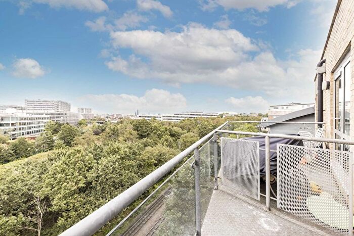 2 Bedroom Flat To Rent In Chiswick High Road, London, W4