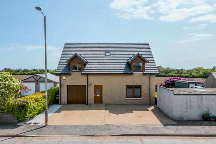 4 Bedroom Detached House For Sale In Muirdrum, Carnoustie, DD7
