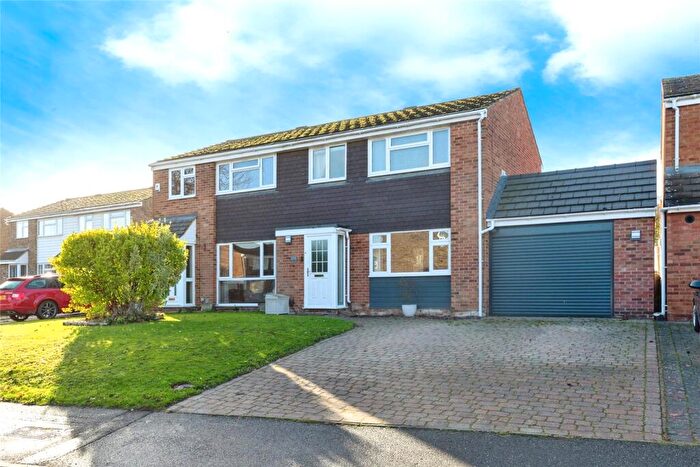 3 Bedroom Semi Detached House For Sale In Beechwood Avenue, Royston, Hertfordshire, SG8