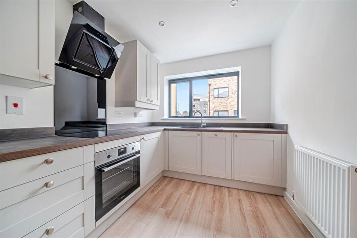 2 Bedroom End Of Terrace House To Rent In Bridgewater Close, Nottingham, NG2