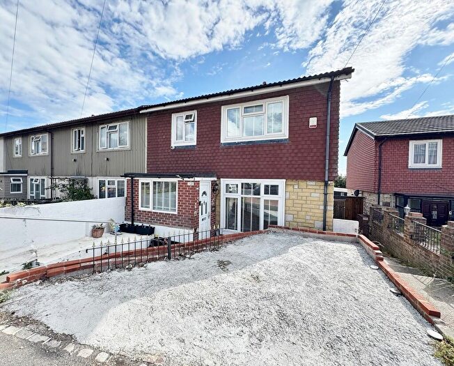 3 Bedroom End Of Terrace House For Sale In Deerhurst Crescent, Paulsgrove, PO6