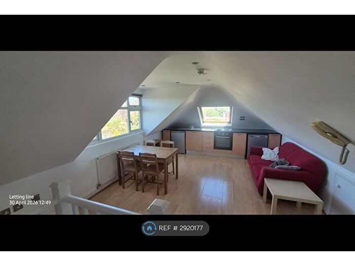 1 Bedroom Flat To Rent In Selborne Gardens, London, NW4