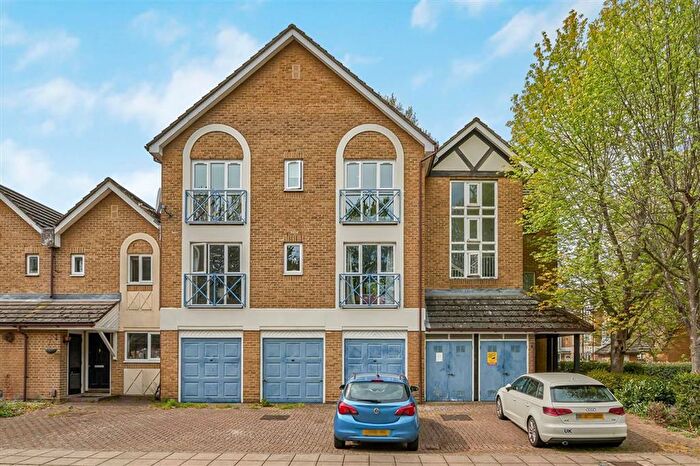 1 Bedroom Flat For Sale In Water Lane, New Cross, SE14