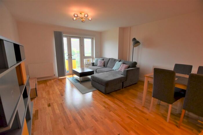 2 Bedroom Flat To Rent In Pennyroyal Drive, West Drayton, UB7
