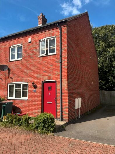 3 Bedroom Town House To Rent In Bellway Close, Coalville, LE67