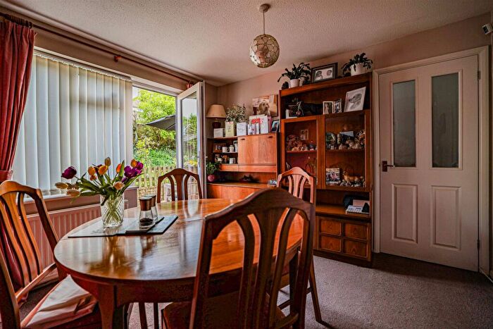 4 Bedroom Detached House For Sale In Bramfield Place, Hemel Hempstead, HP2